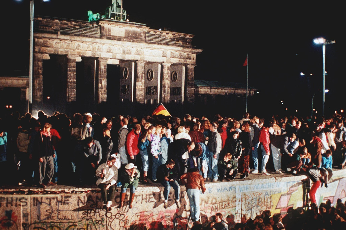 El 9 de noviembre de 1989 cae el Muro de Berlín