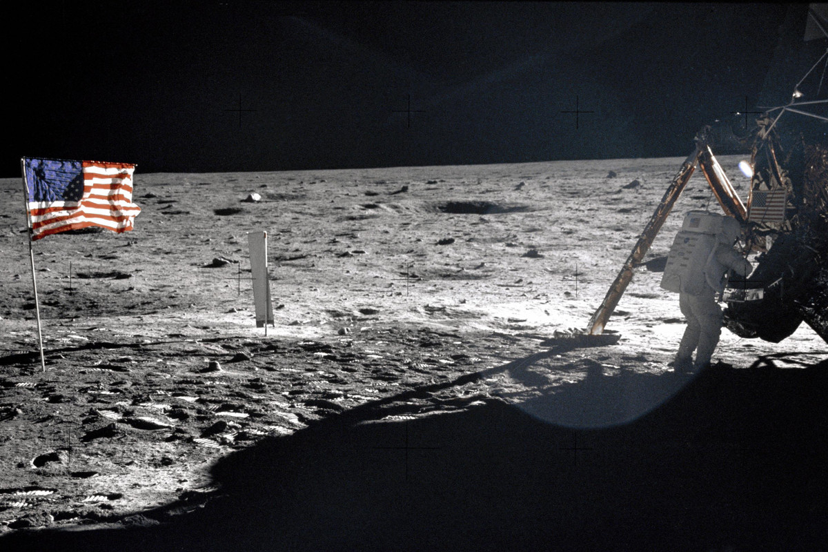 Armstrong y el Apollo 11 en la Luna (20 julio 1969)