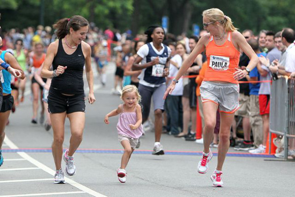 Goucher y Paula Radcliffe con su hija