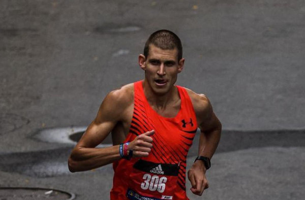 Jorda Tropf corre el Maratón de Boston 2021