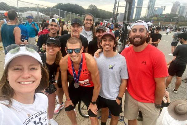 Jordan Tropf y amigos en el Maratón de Chicago 2021