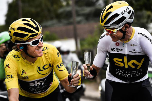 Thomas y Froome festejan después del Tour de Francia 2018