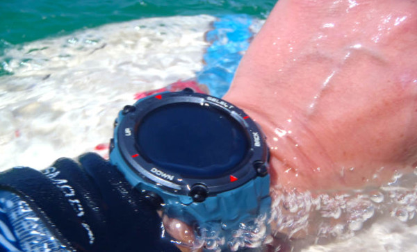 Surfing con Amazfit T-Rex 2