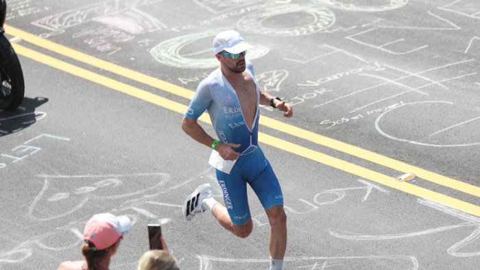 El alemán Patrick Lange corrió el maratón del Ironman en 2:37:34