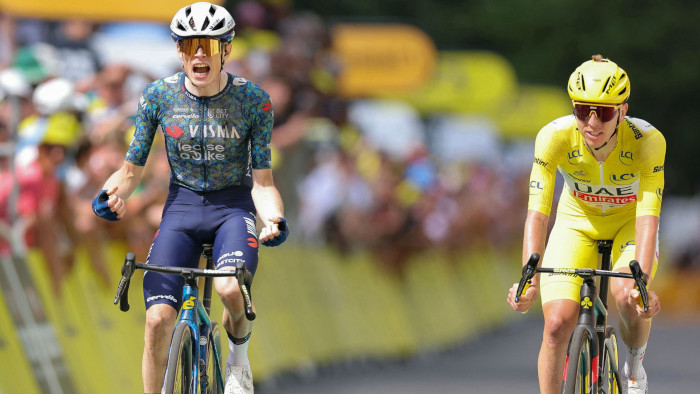 Jonas Vingegaard gana el sprint final a Pogacar en la Etapa 11 del Tour 2024